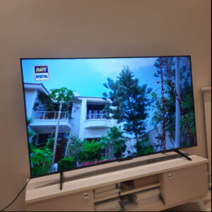 تلفزيون 75 بوصة نحيف 4K كيو ال اي دي وكوانتوم كريستال ونطاق HDR 10+ photo review