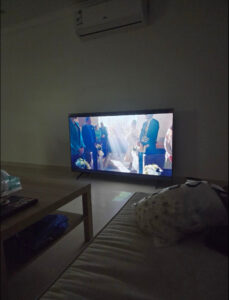 تلفزيون 75 بوصة نحيف 4K كيو ال اي دي وكوانتوم كريستال ونطاق HDR 10+ photo review